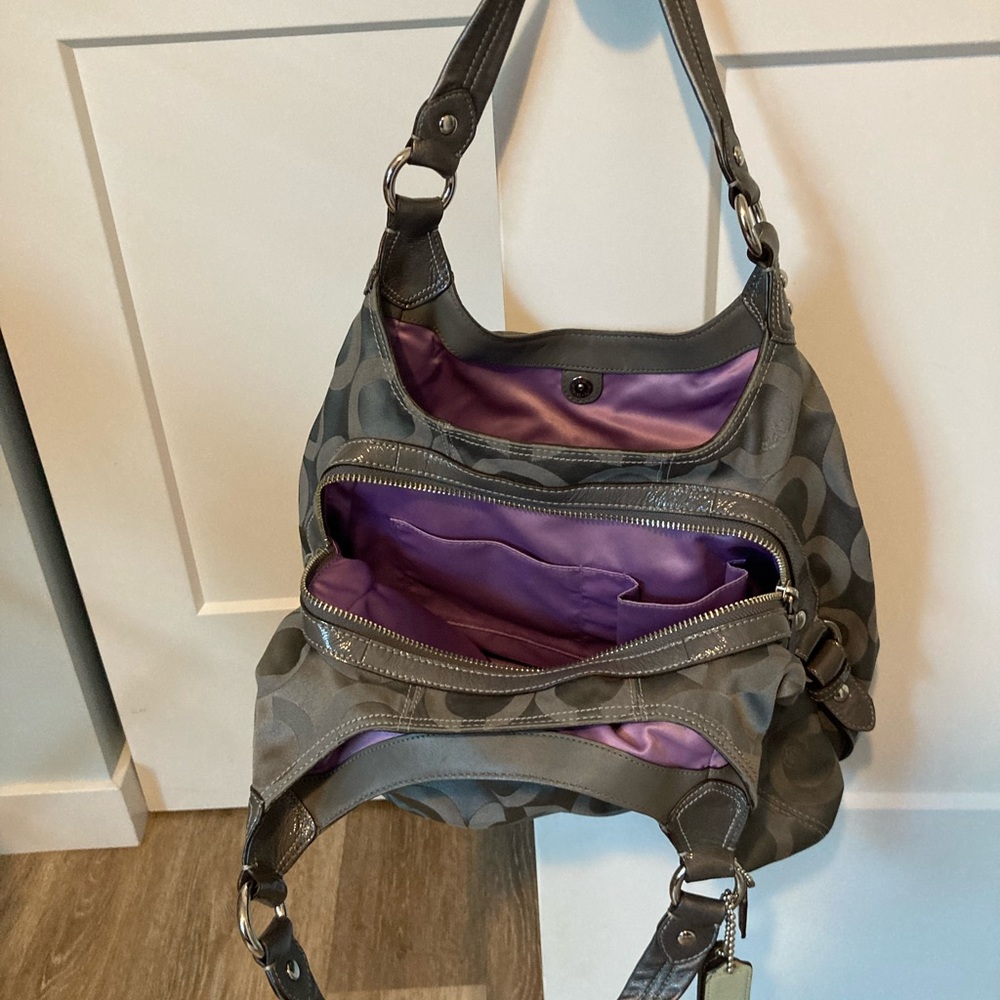 Hobo Coach fabric with leather straps